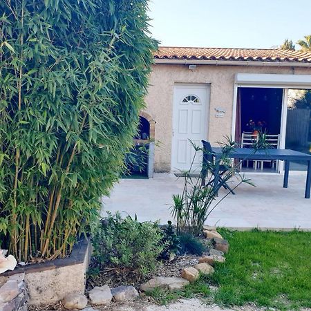 Studio 33 M2 Au Calme Proche Hyeres La Crau Bagian luar foto