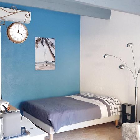 Studio 33 M2 Au Calme Proche Hyeres La Crau Bagian luar foto