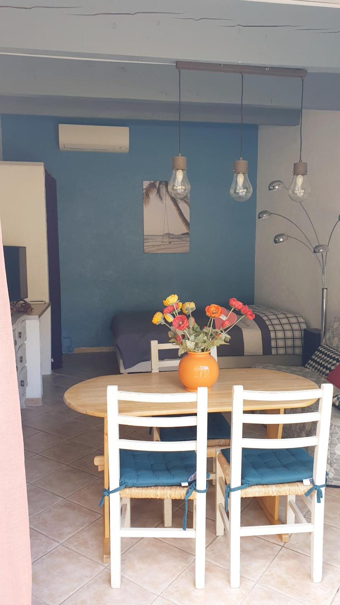 Studio 33 M2 Au Calme Proche Hyeres La Crau Bagian luar foto